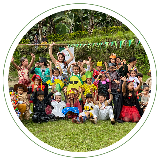 Sustainable costumes and fun in Neira and Aranzazu were in the air with the Wakate children’s celebration and our GreenLand-  FGL Foundation